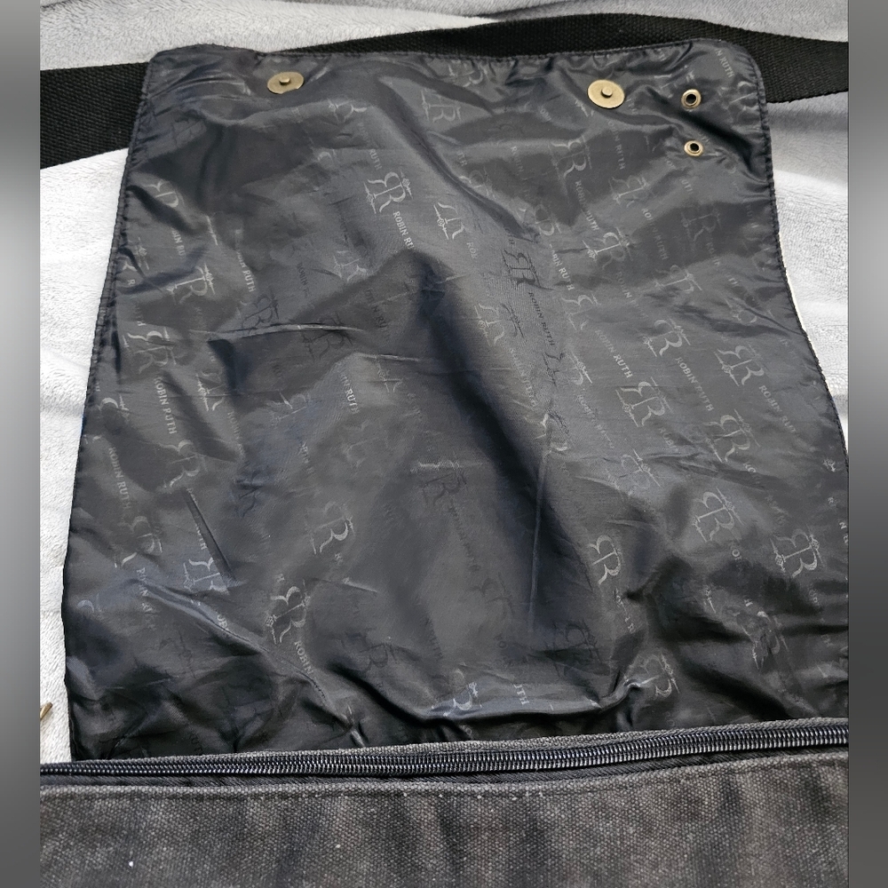 Robin Ruth - California Messenger Bag - Picture 6 of 7